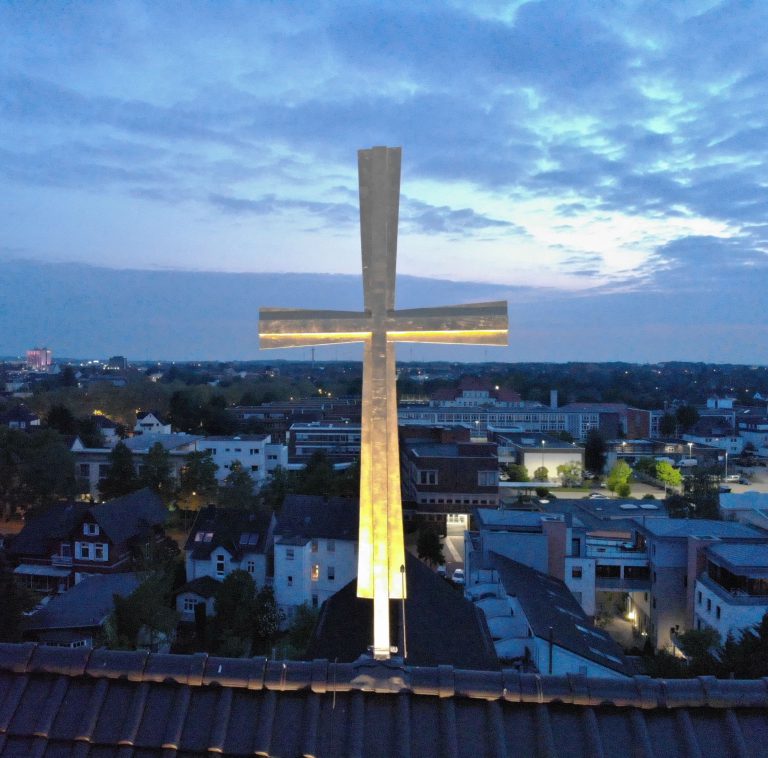 Ein neues Kreuz für St. Heinrich