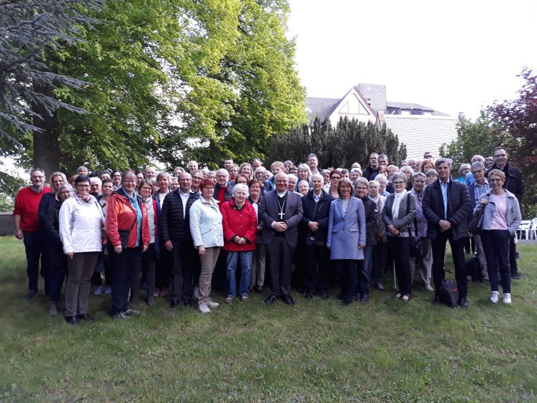 Weihbischof Berenbrinker dankt Kommunionhelfern und Lektoren