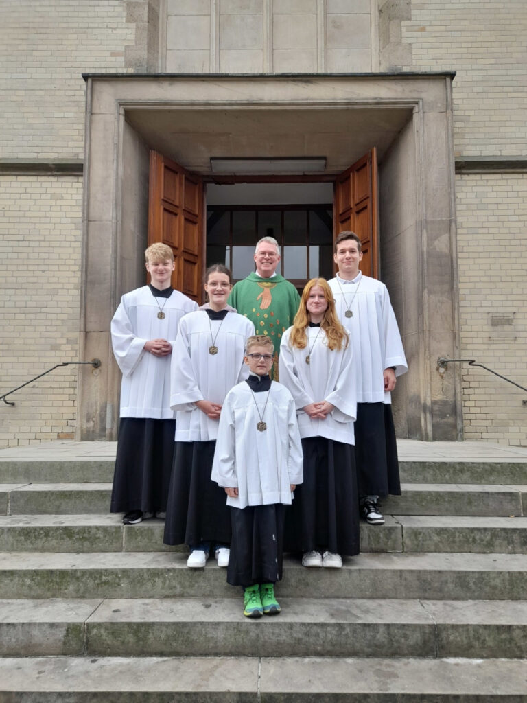 Erntedank und Messdieneraufnahme in Herz Jesu 2023